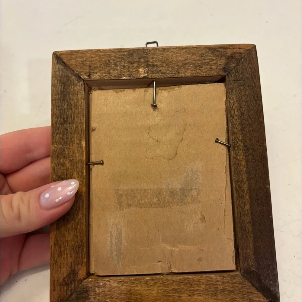 Small vintage picture wall decor